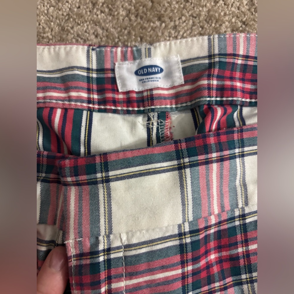 Old Navy plaid pixie pants - Picture 4 of 4